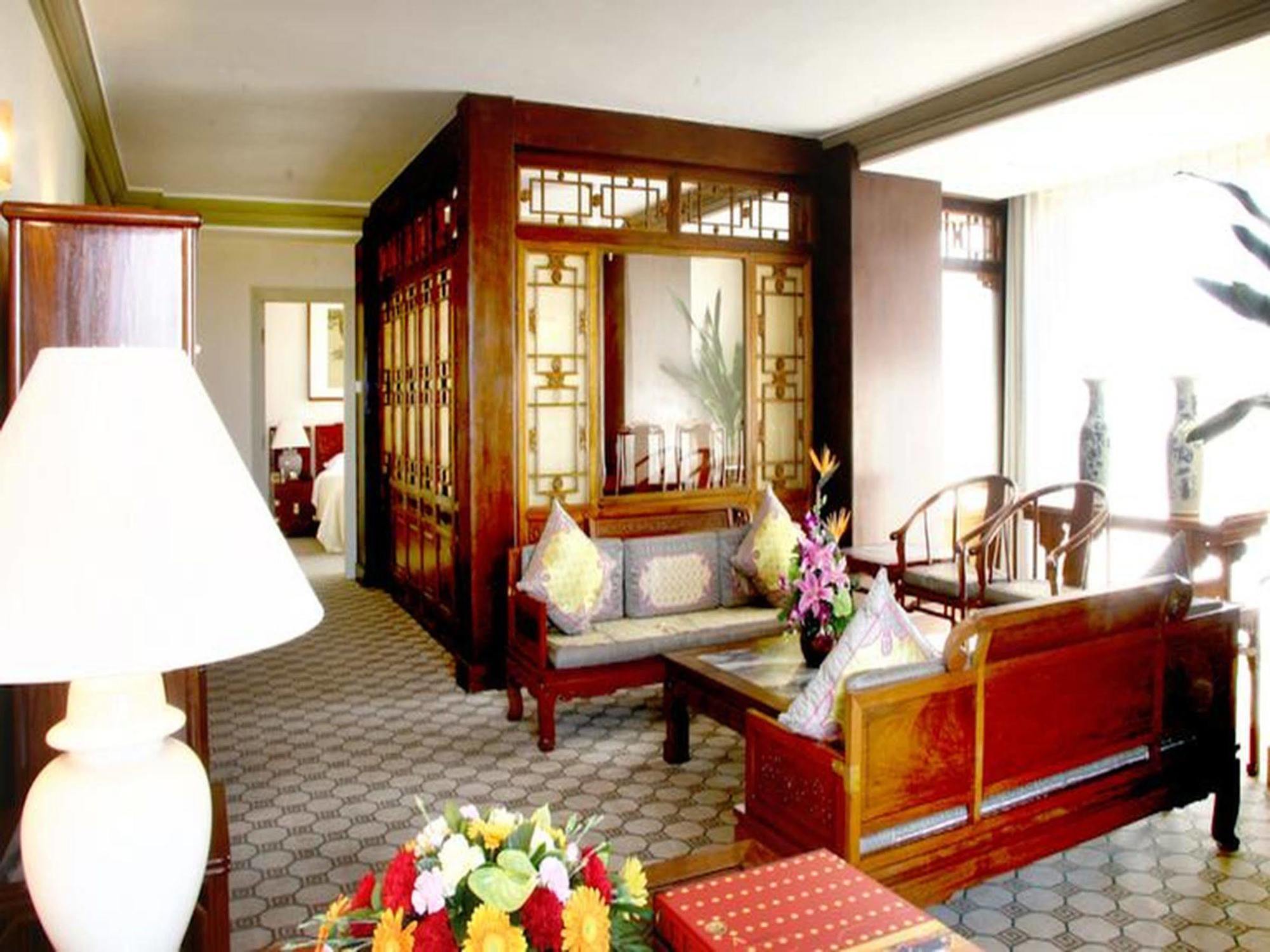 Hotel Grand Forbidden